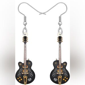 ❤️NWT-Black Guitar Earrings